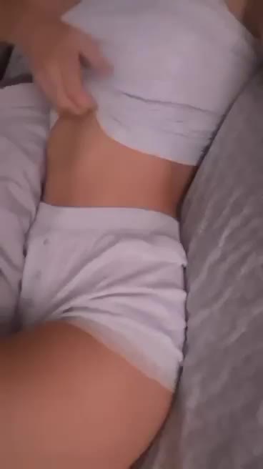 24[F4A]Upvte this if I make your cock hard Sna: laurasiks : video clip