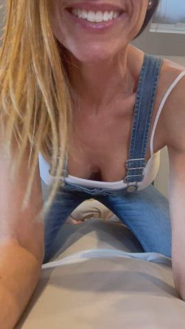 Can moms wear overalls😜……45f : video clip