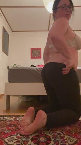 I am so h0rny when showing my ass! Hope u are too! : video clip