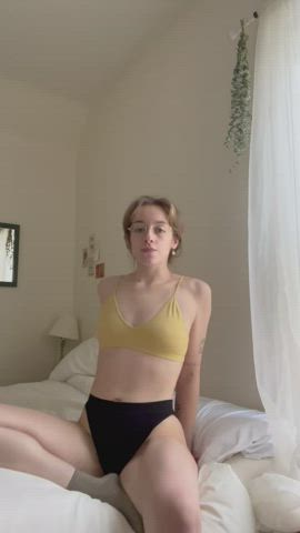 i can’t find the matching bottoms to my yellow bra so i am presenting as a bumble bee : video clip