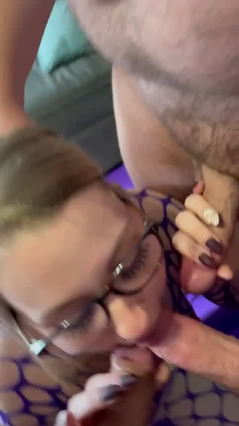 Milf slut takes 3 cocks : video clip
