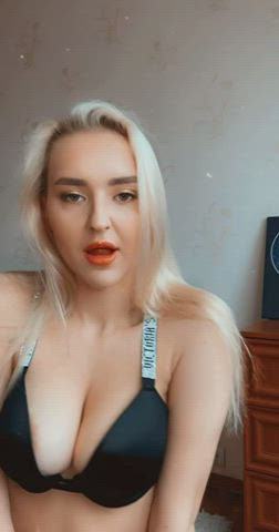 n love with that set.. but don’t worry my tits don’t look only that huge in this bra ;) : video clip