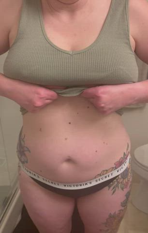 Do you like my natural mom boobs : video clip