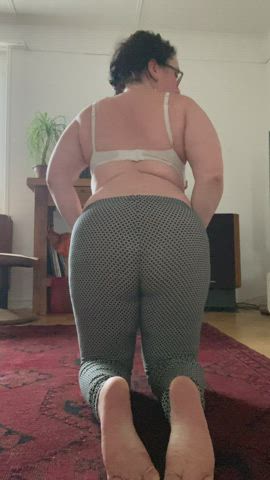 If you like 40 year old moms with fat butts I’m your f-cking dreamgirl : video clip