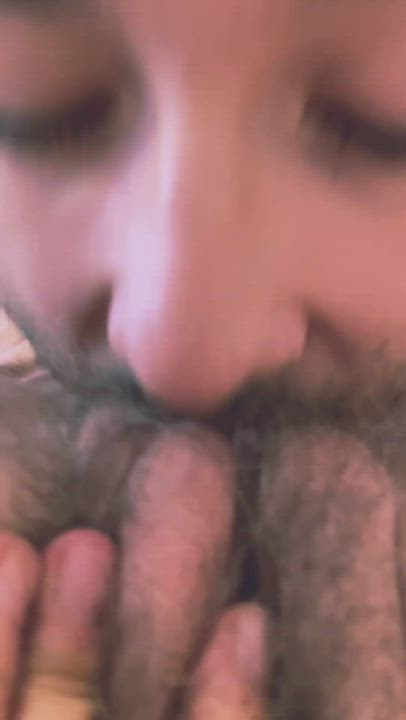 Have you ever licked a hairy pussy like this? : video clip