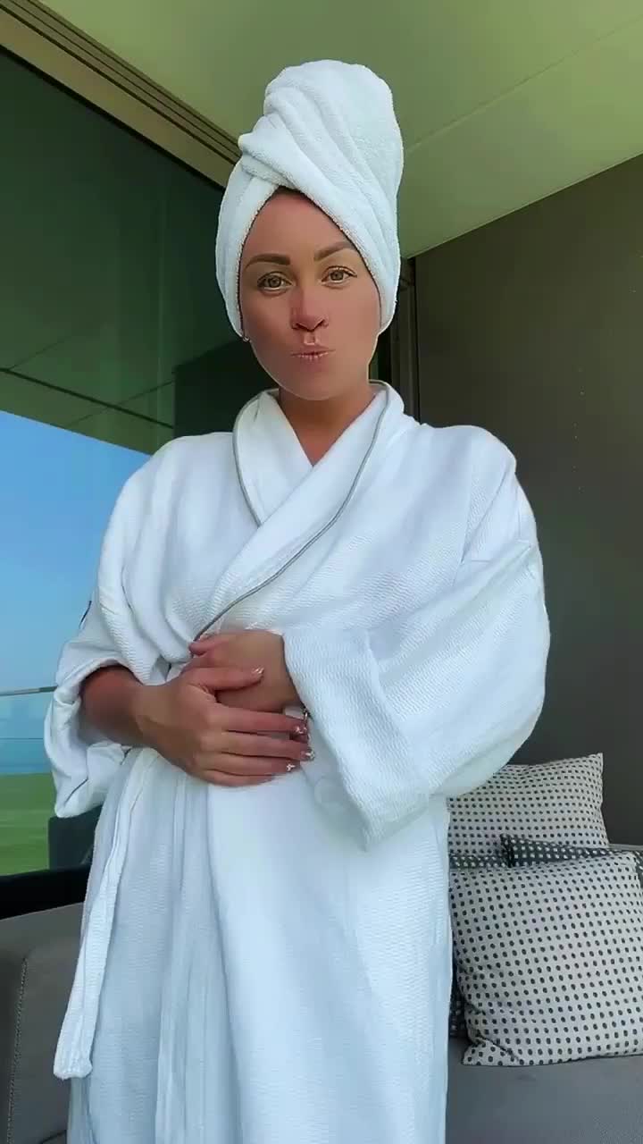 Would u fuck me on the hotel terrace? : video clip
