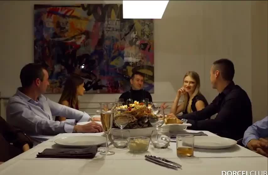 Finishing Everyone At The Table : video clip