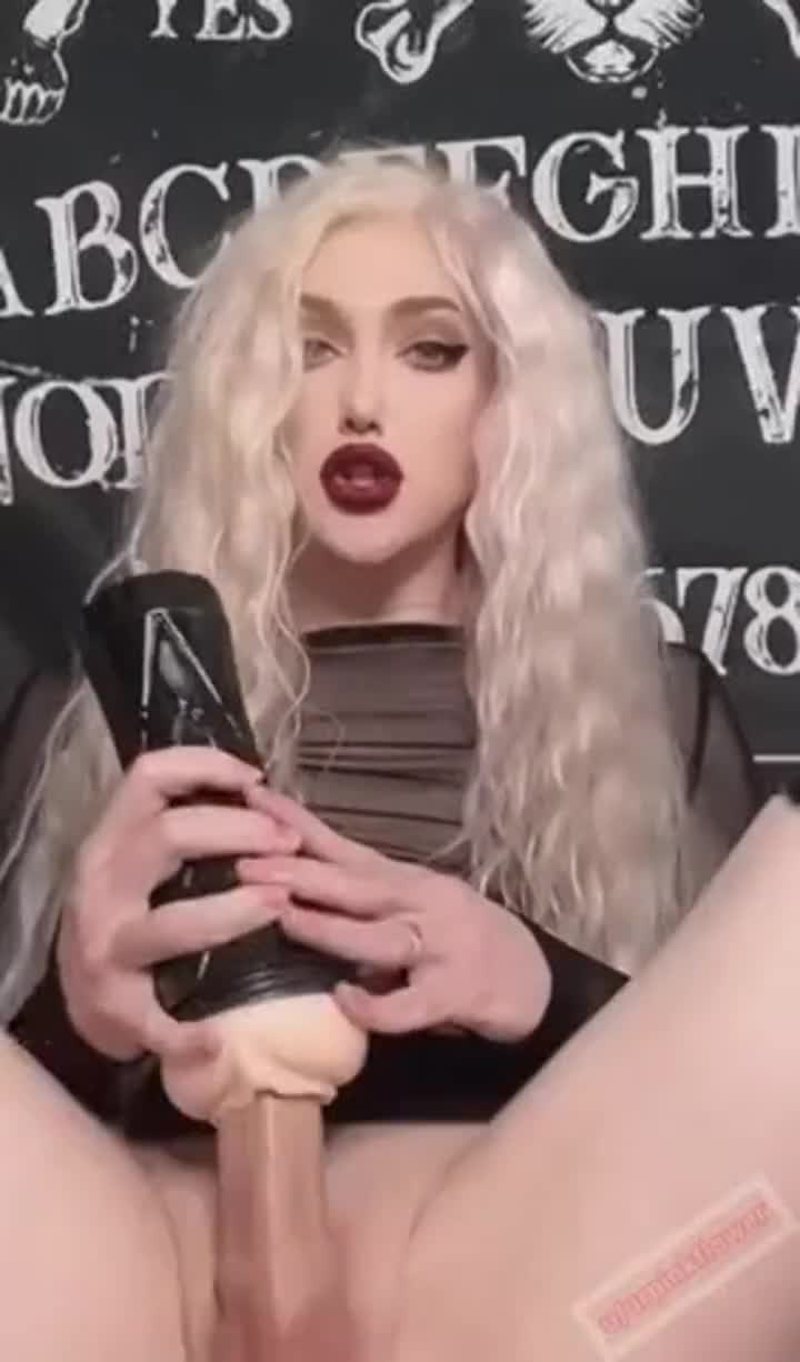Wish it was your throat : video clip