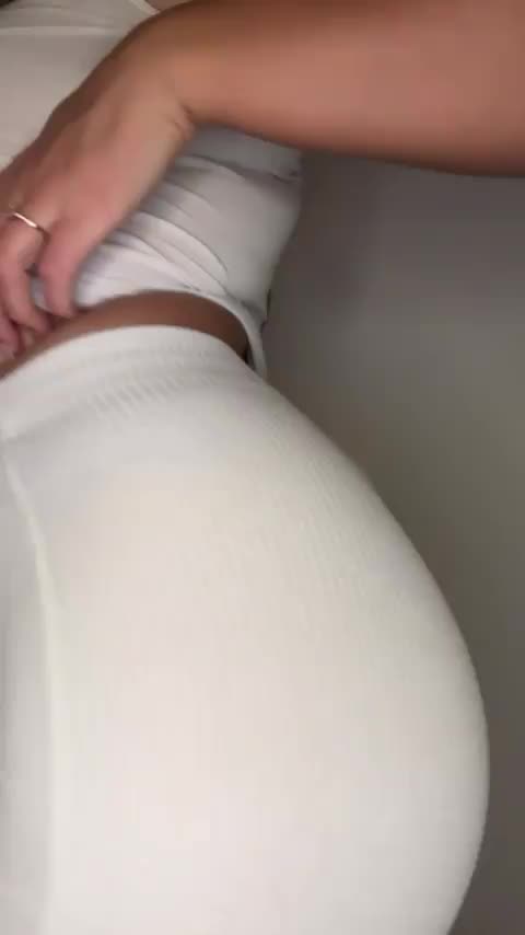 Sad because my friend said im not worth jerking off to : video clip