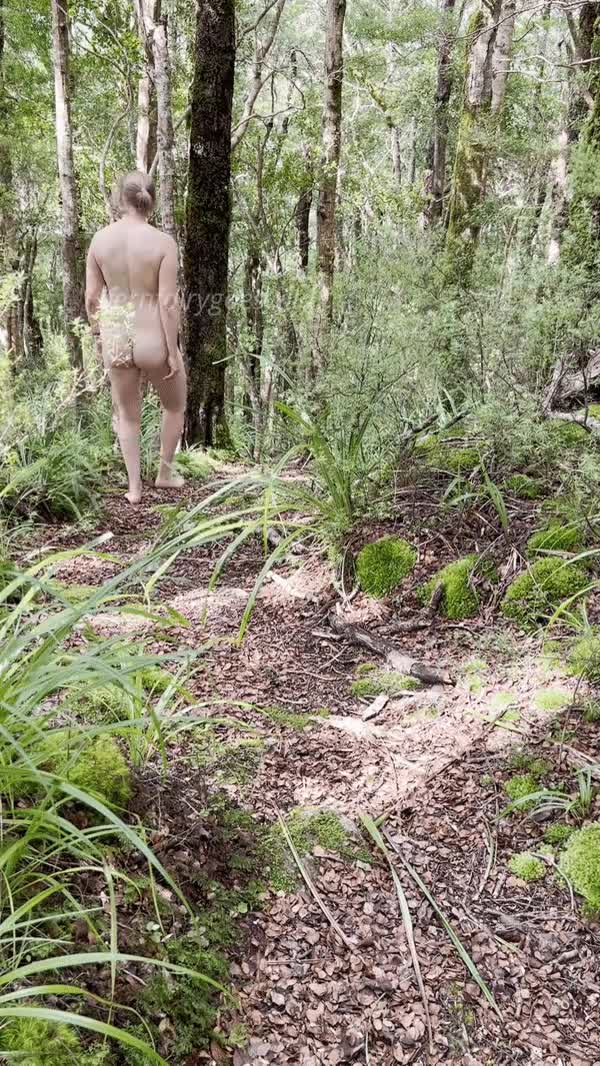 Pale classy nudist milf hiking down the trail : video clip