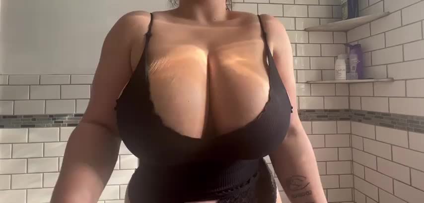 So many bounces and I still get my left one all the way way out, ugh! : video clip