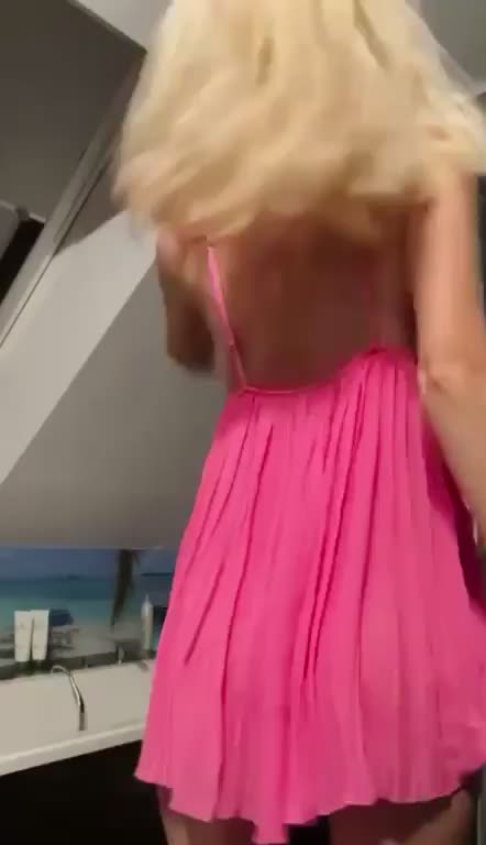 Would you fuck me if I was your stepdaughter ? : video clip
