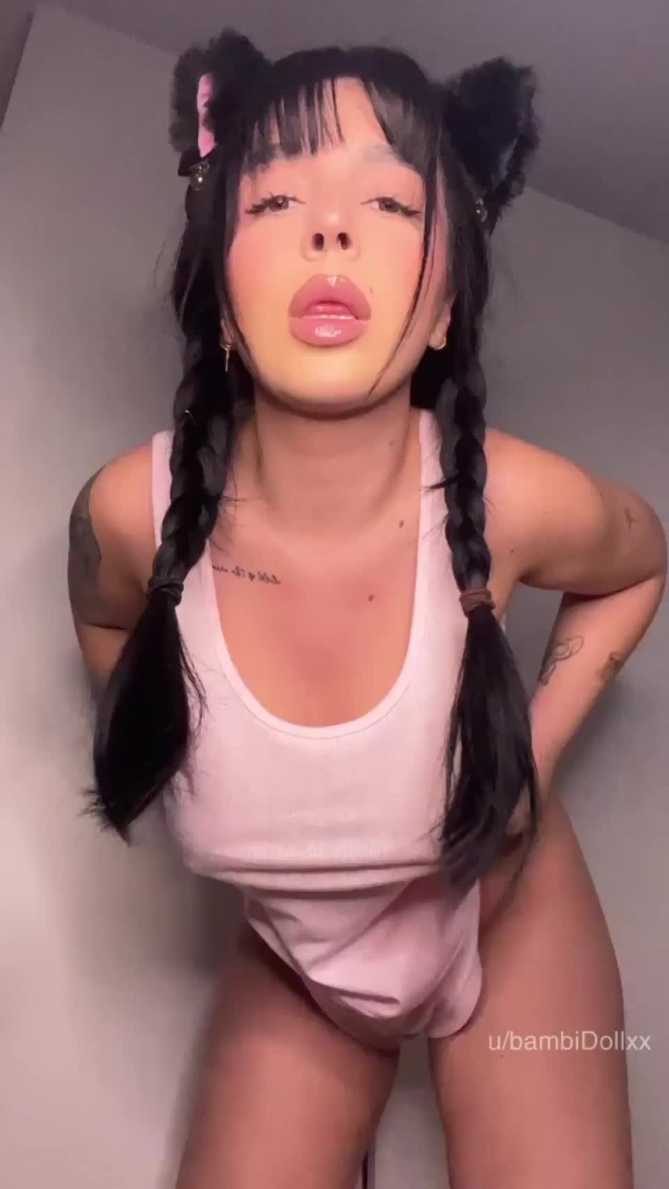 I'm a mom of 2. Would you still fuck me raw? : video clip