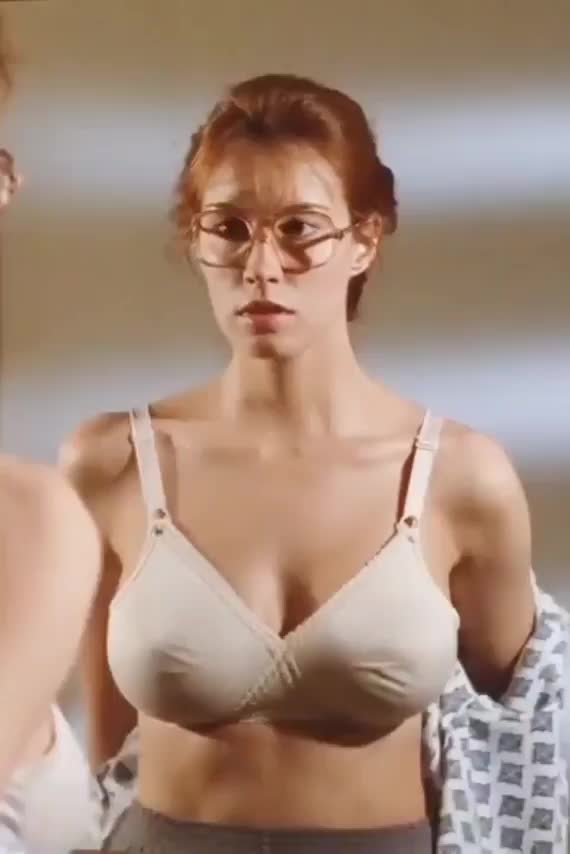 Monique Gabrielle nerdy big tits beauty : video clip