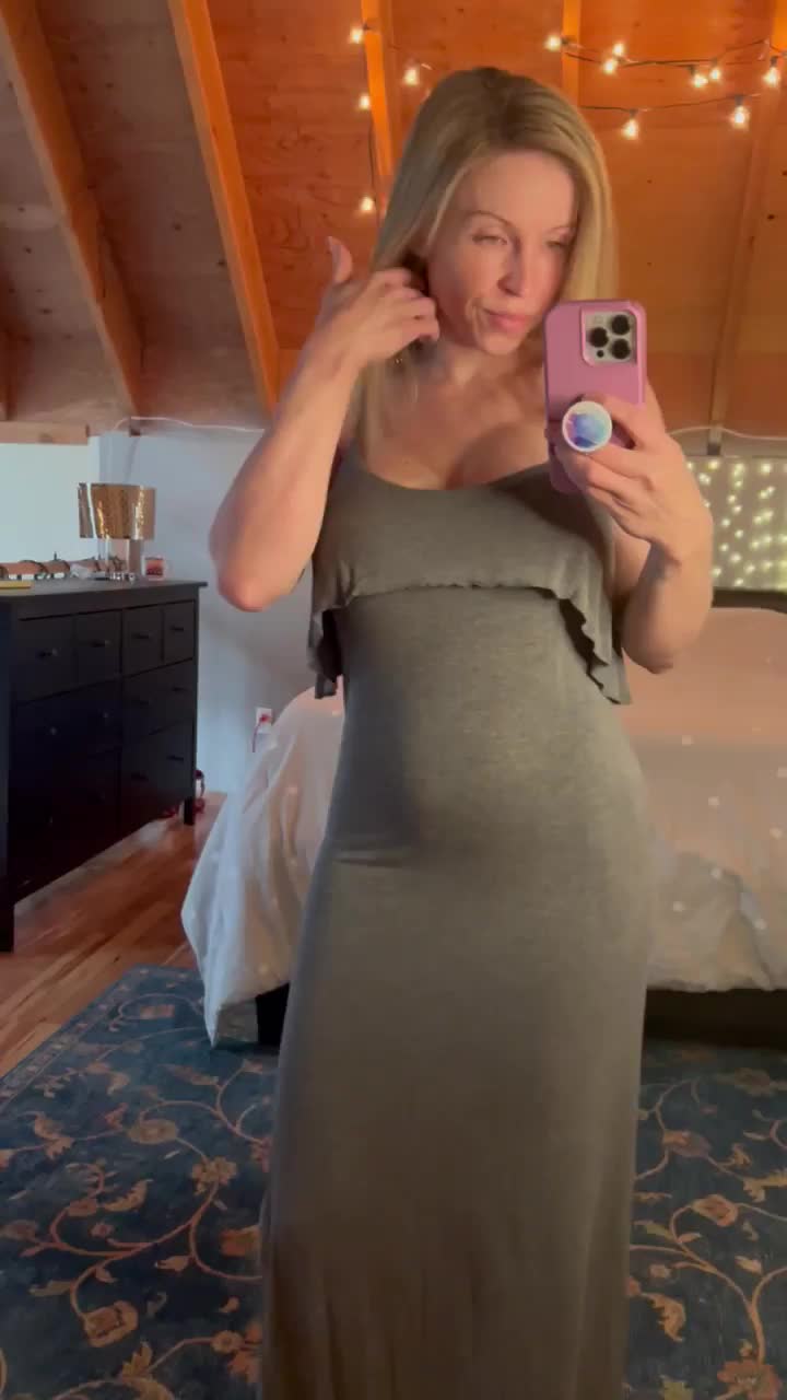 Horny housewife for breeding… : video clip