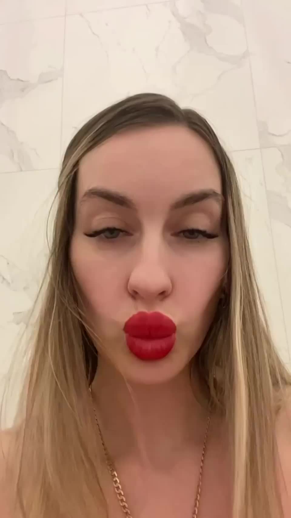 Today is a great day to eat breakfast with my sweet pussy. : video clip