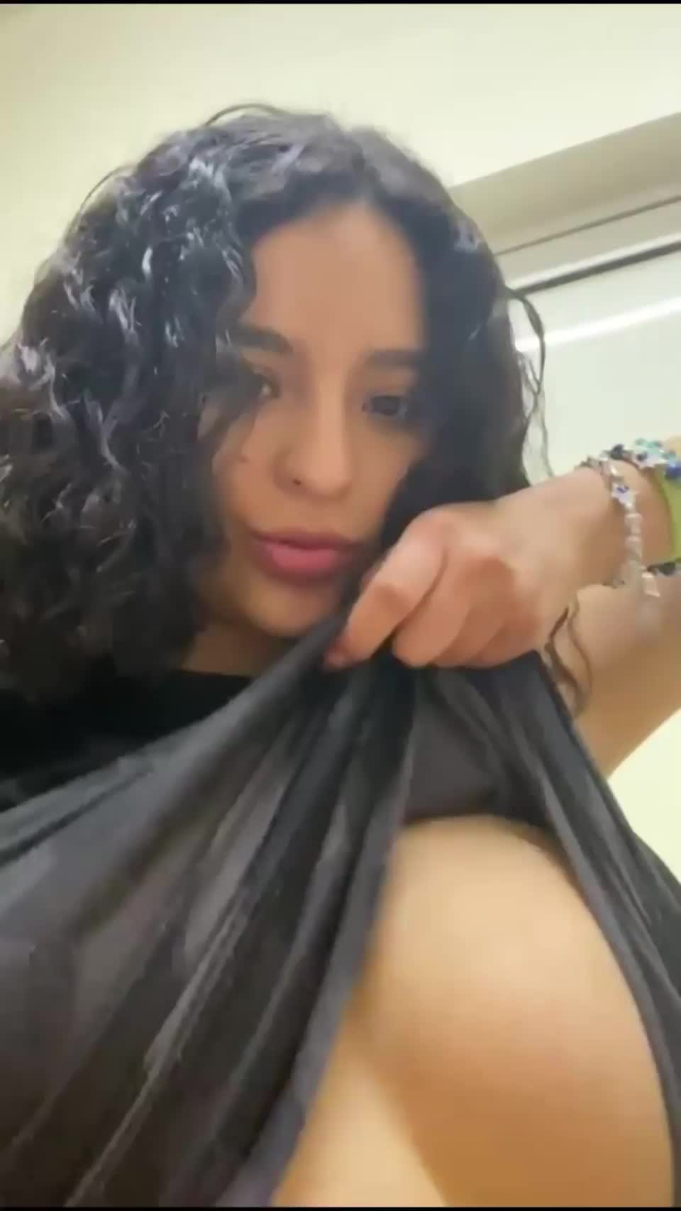 I can cum from nipple play : video clip