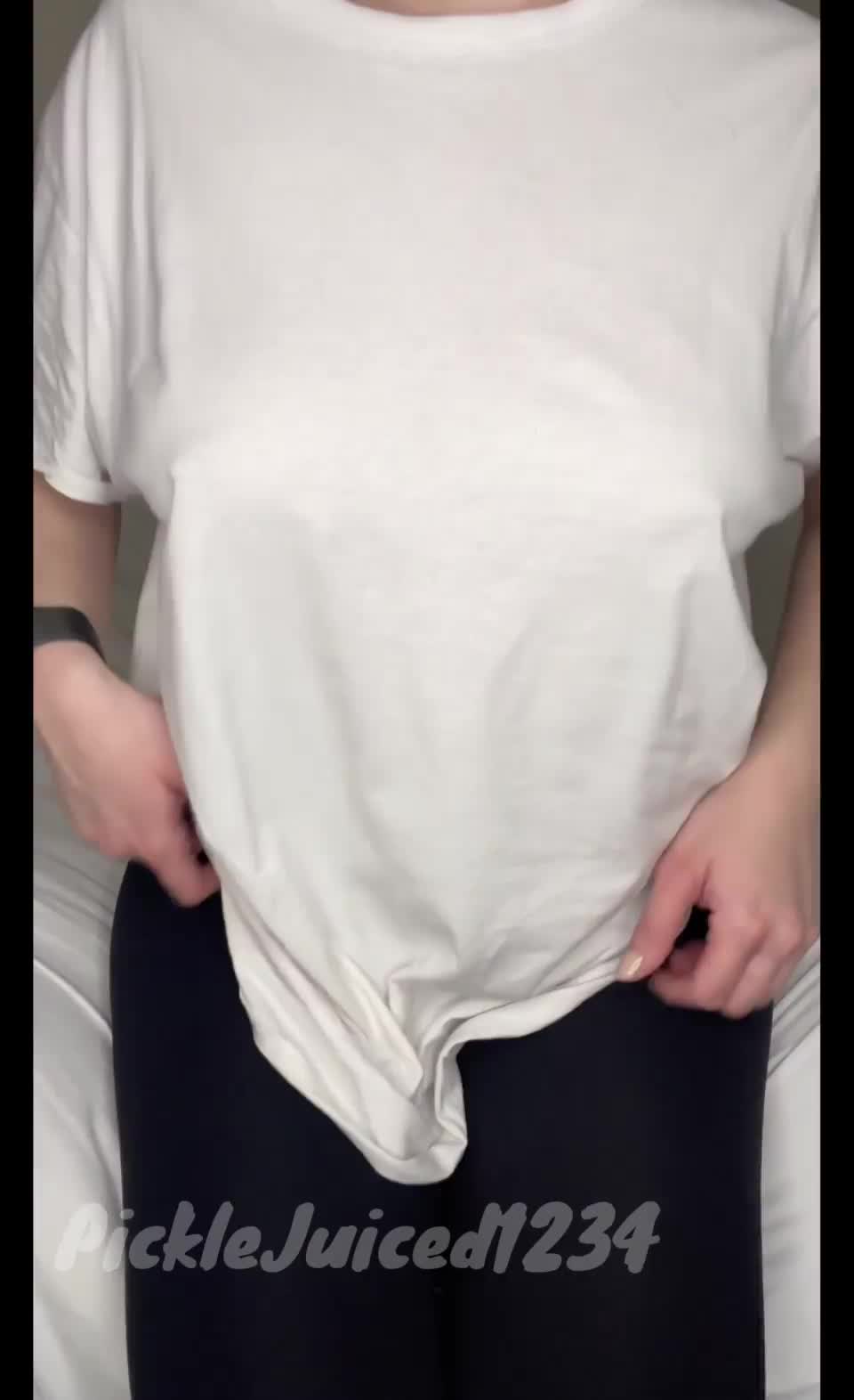 I'd Love To Wear Your T-Shirt : video clip