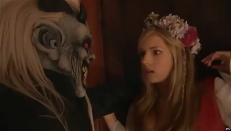 Katheryn Winnick in "Satan's Little Helper" (2004) : video clip