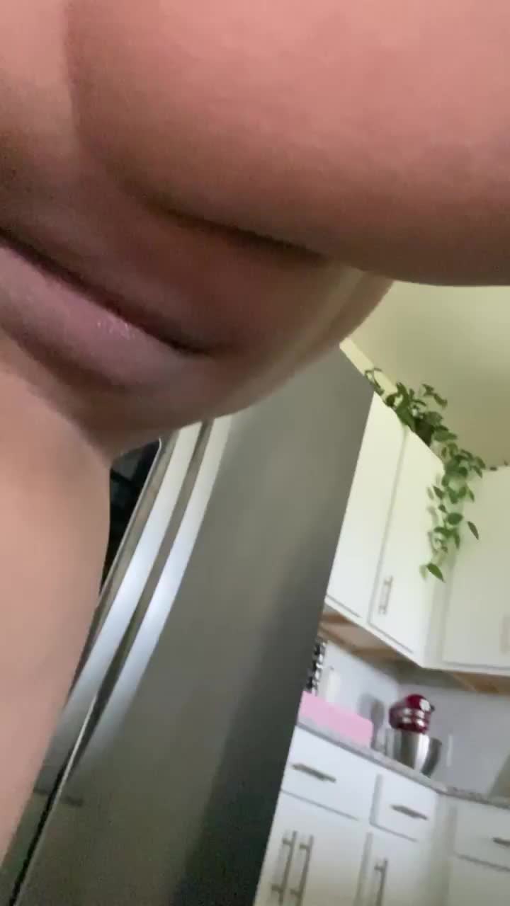 (F)eeling frisky in the kitchen❣️ : video clip