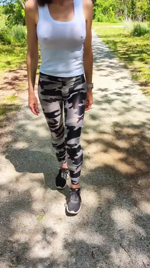 [GIF] On the local running trail, too hot for a thin tank top : video clip