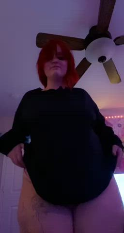 Would you say i’m curvy? : video clip