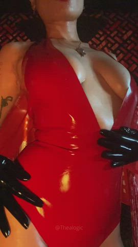 Pump yourself mindless to my shiny oiled up latex body, gooner : video clip