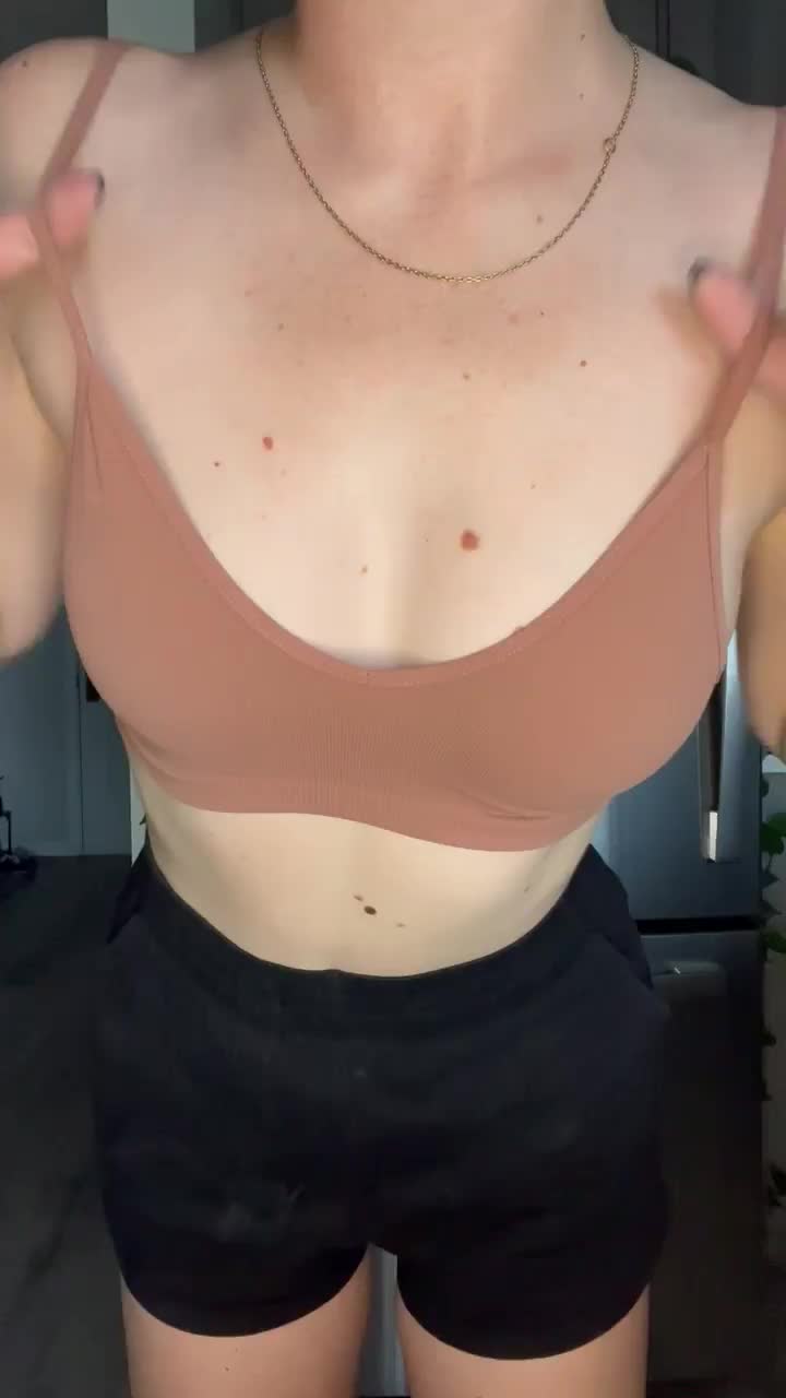 Pale, firm, and bouncy 🙌 : video clip