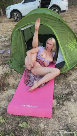 I love to masturbate in a tent but i dream to be fucked there 😋 : video clip