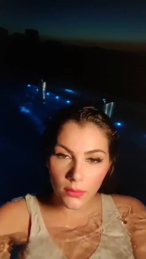 Valentina Nappi - In the Pool at Night : video clip