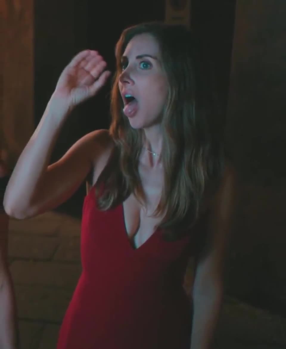 alison brie : video clip
