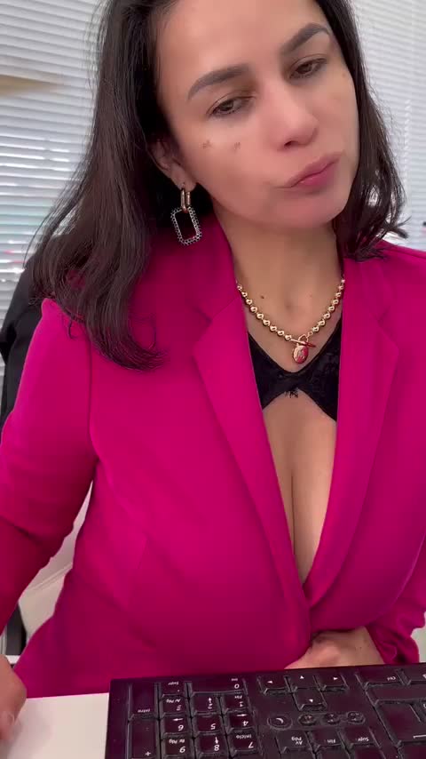 My boss milkers… : video clip