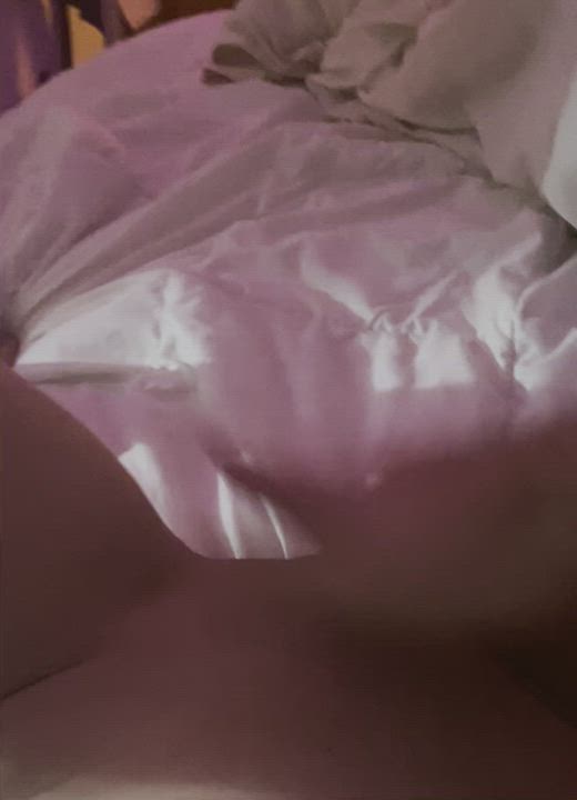 I love soaking the sheets : video clip