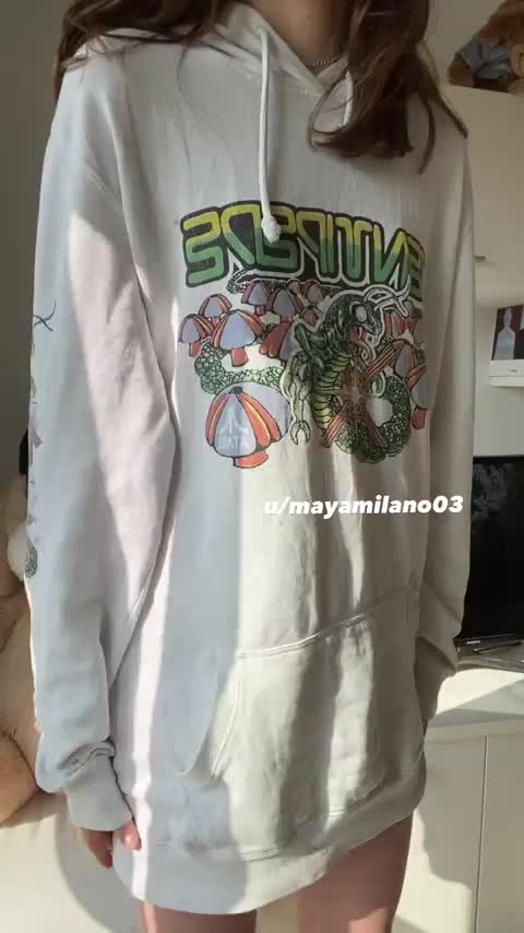white hoodie white skin big ass : video clip