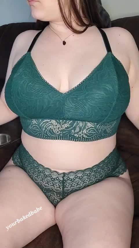 POV: the chubby stoner slut next door has invited you over : video clip