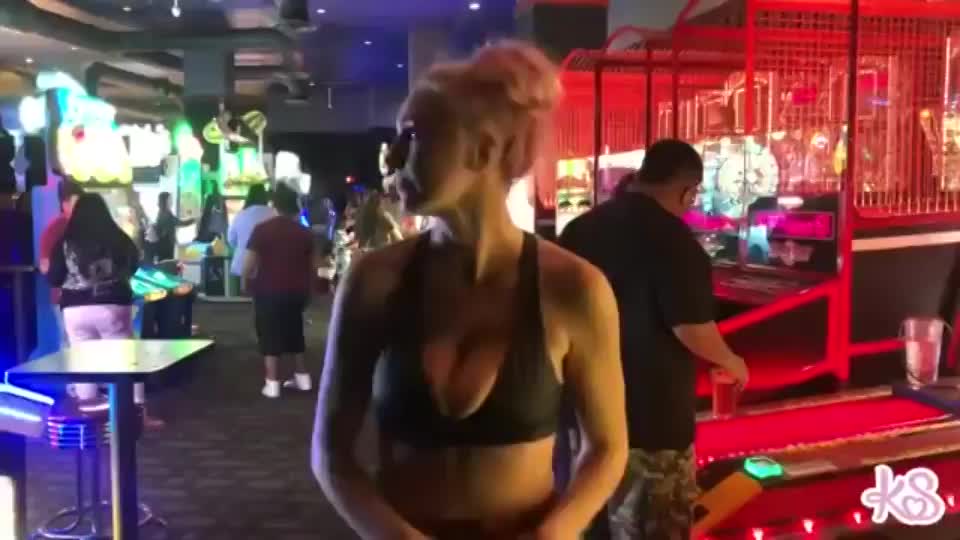 "Reveal" Flashing Her Big Boobs : video clip