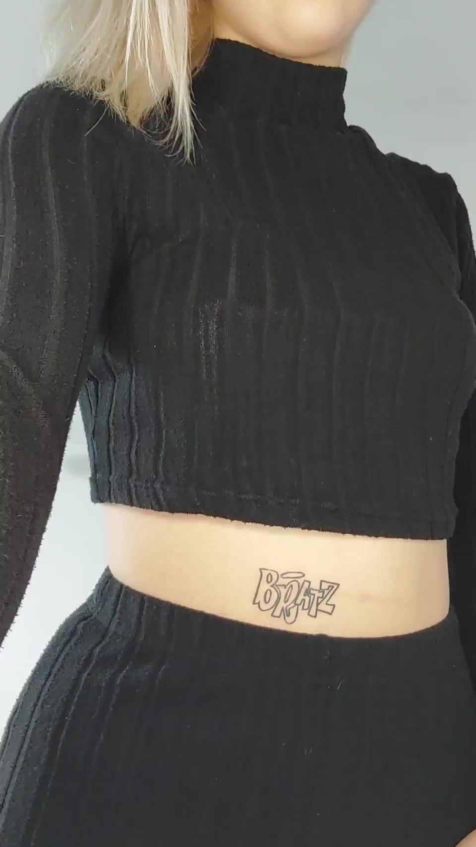 Am I a pretty slut? : video clip
