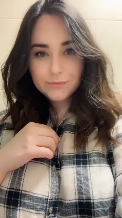 Wish we were co-workers so we could fuck in this bathroom stall : video clip