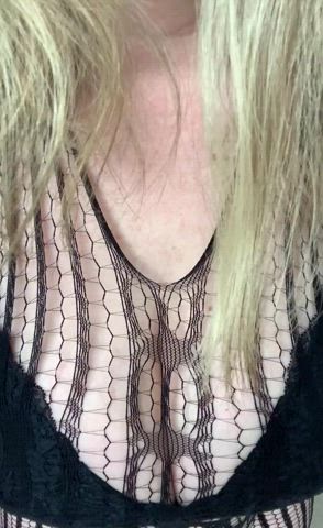 I’ll show you curvy! : video clip
