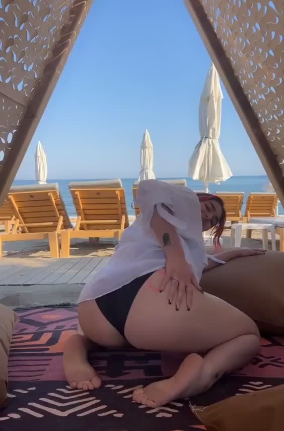 Would I have caught your attention? : video clip