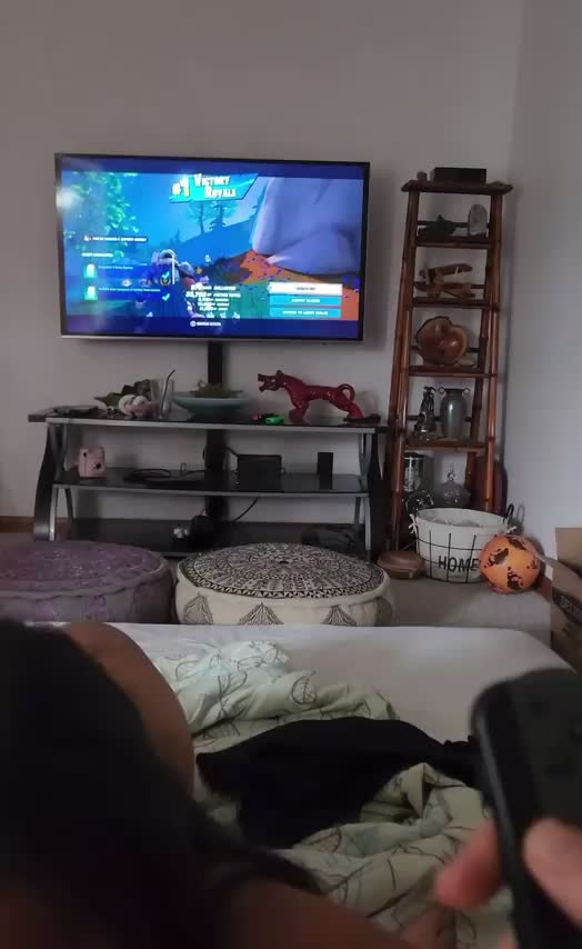 My mouth always makes him win : video clip