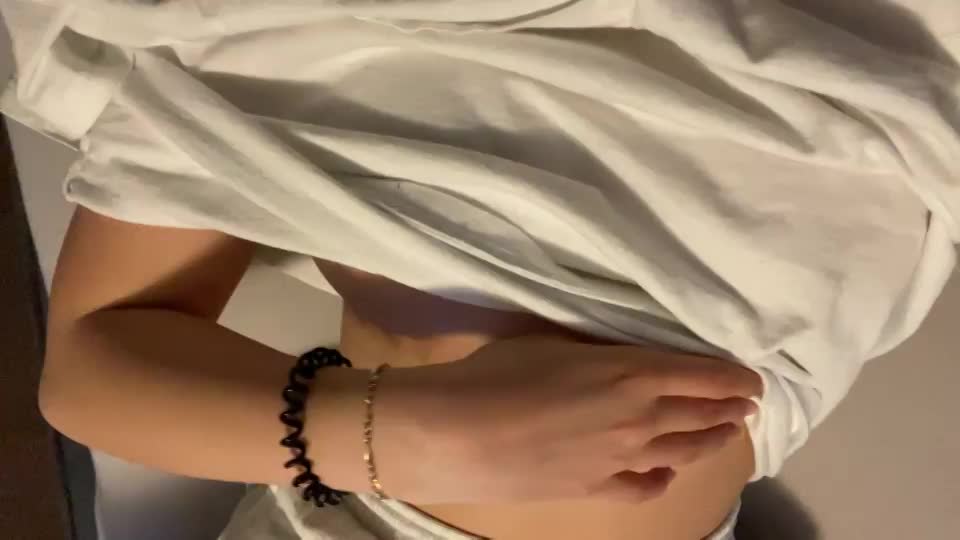 I desire more older men to have sex with me : video clip