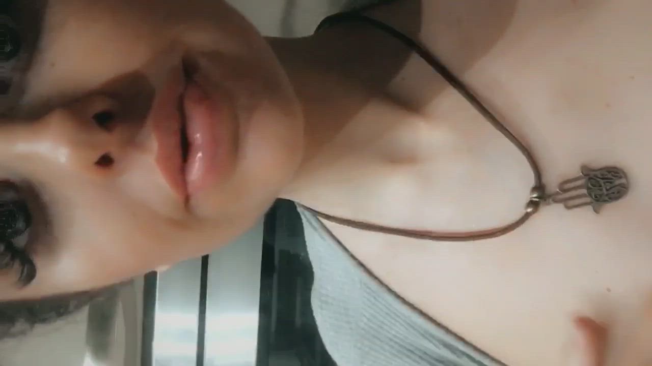 Rate my tits please 🥺 would like them bigger?? : video clip