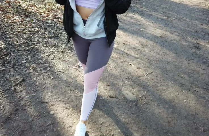 Love showing my tits off on my morning walk! [GIF] : video clip