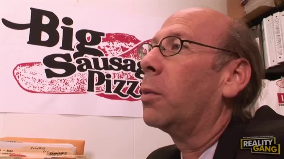 Pizza delivery interview : video clip