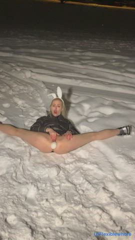 I am not a girl, i am a horny bunny and i want to be fucked outdoors : video clip