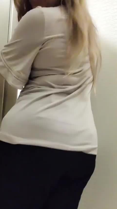 My coworkers have no idea what's under my dress : video clip