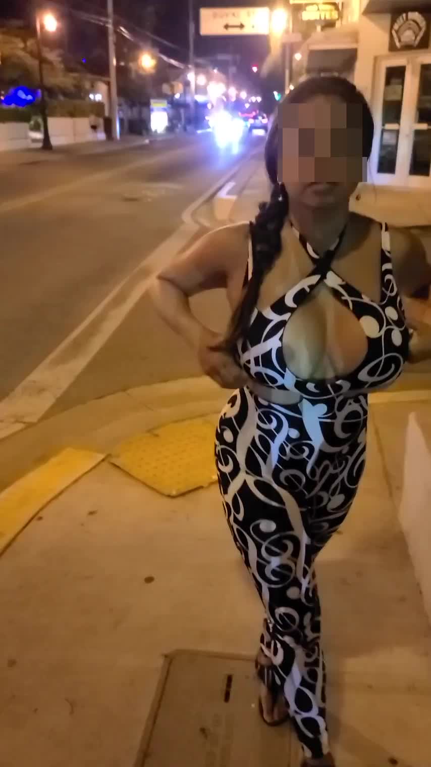 Curvy wife having a wardrobe malfunction on the sidewalk...Oops : video clip