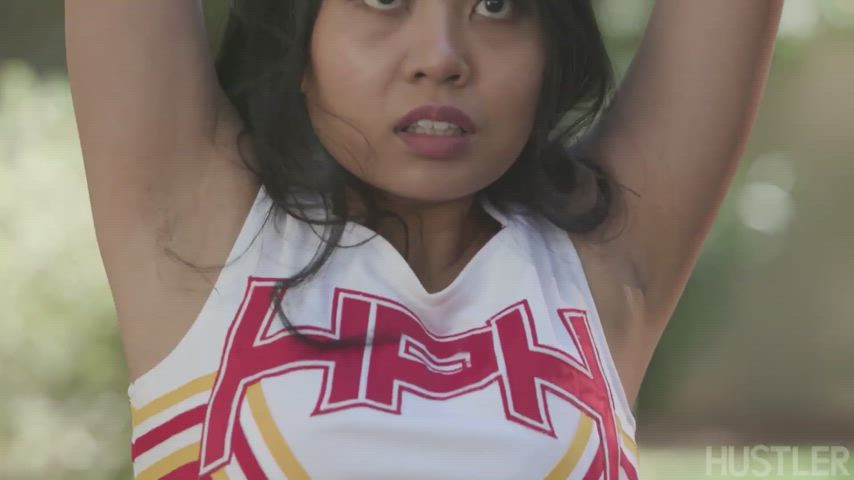 Luna Mills - Asian Cheerleaders : video clip