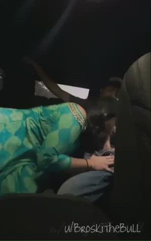 Indian woman let me fuck her in the back seat of a moving car : video clip